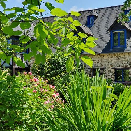 Maison En Pierre Dans Son Nid De Verdure Roz-Landrieux Buitenkant foto