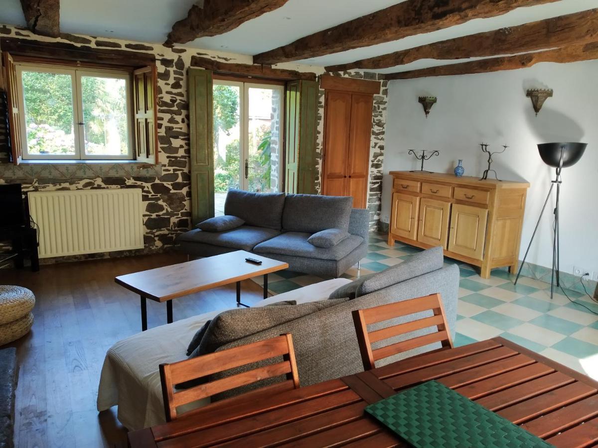 Maison En Pierre Dans Son Nid De Verdure Roz-Landrieux Buitenkant foto