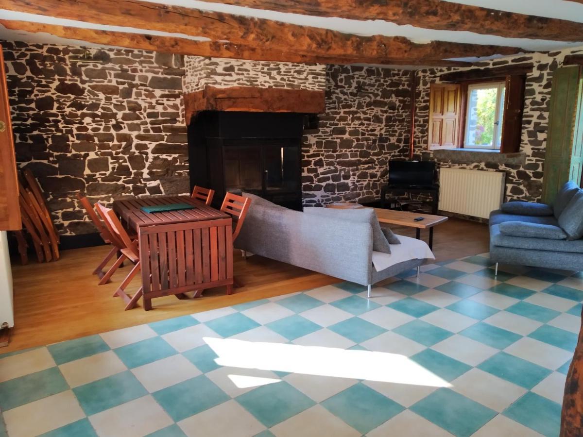 Maison En Pierre Dans Son Nid De Verdure Roz-Landrieux Buitenkant foto