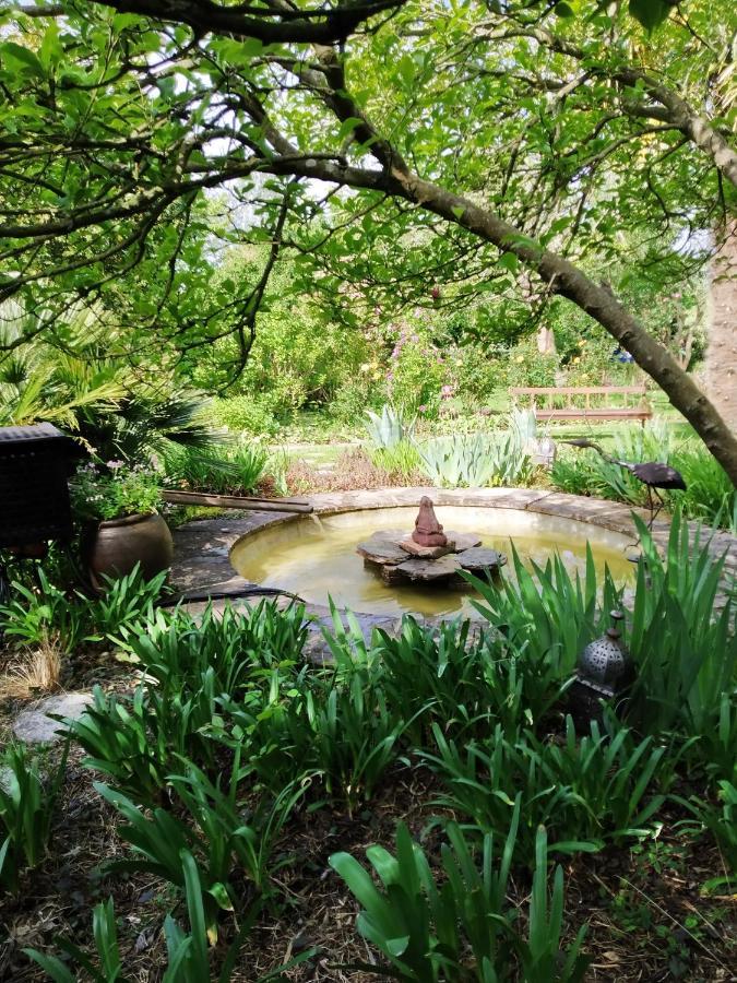 Maison En Pierre Dans Son Nid De Verdure Roz-Landrieux Buitenkant foto