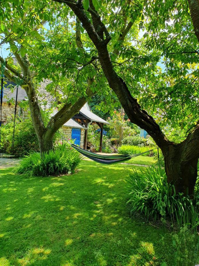 Maison En Pierre Dans Son Nid De Verdure Roz-Landrieux Buitenkant foto