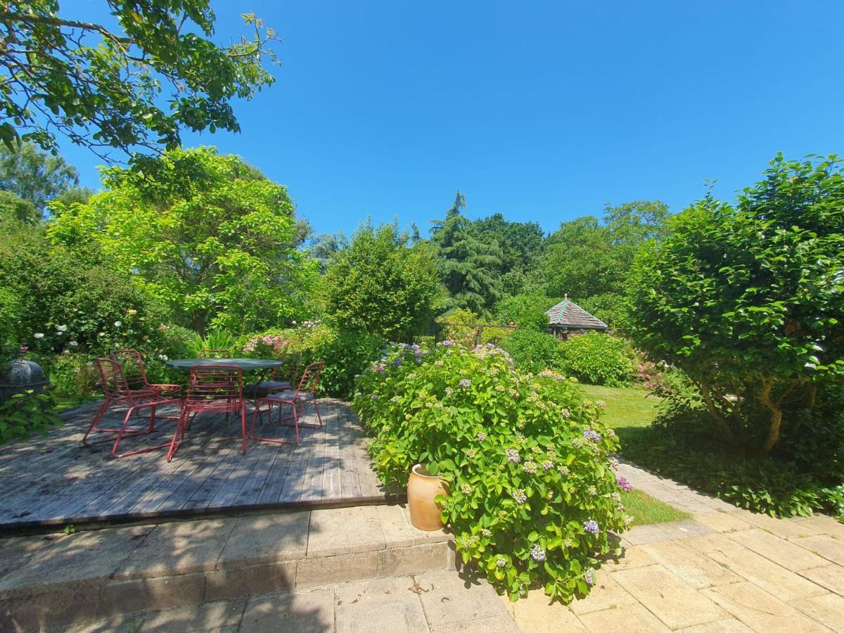 Maison En Pierre Dans Son Nid De Verdure Roz-Landrieux Buitenkant foto